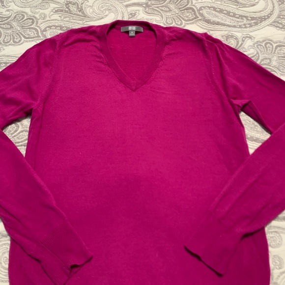 Uniqlo women sweater 100% wool - Picture 3 of 8